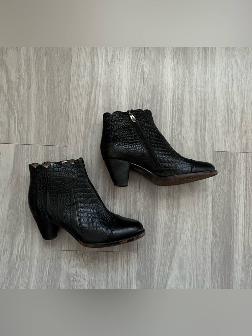 Spring Step L’Artiste Extrovert Black Croc Embossed Leather Ankle Boots Size 40